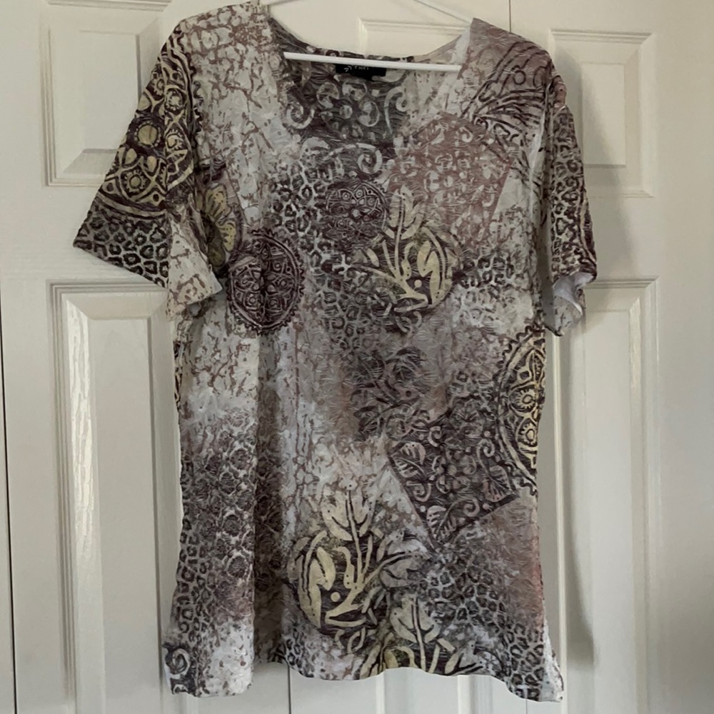 Fiori Ladies Top Size 1XL 🥰🥰